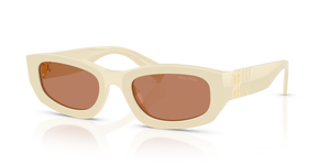 21D90Q - Milk with Brown Lenses