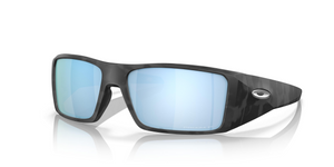 923105 - Matte Black Camo with Prizm Deep Water Polarized Lenses